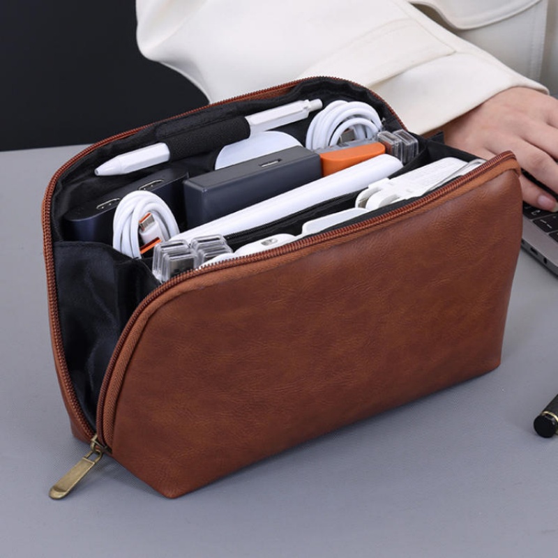 PUテックオーガナイザーポーチ トラベルケーブル収納バッグ  - Tech Accessories Storage のレビューと価格