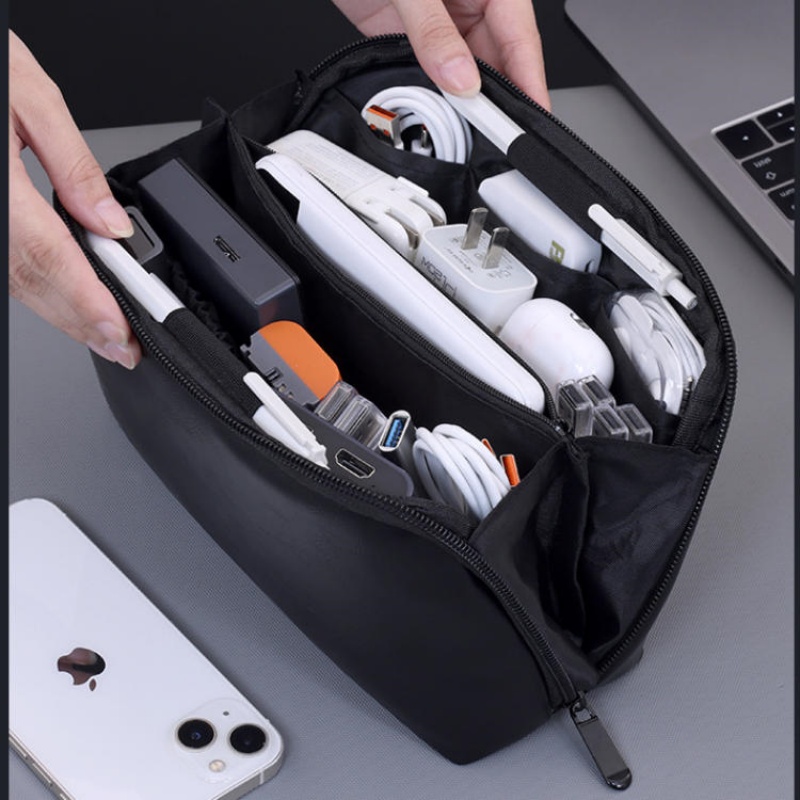 PUテックオーガナイザーポーチ トラベルケーブル収納バッグ  - Tech Accessories Storage のレビューと価格